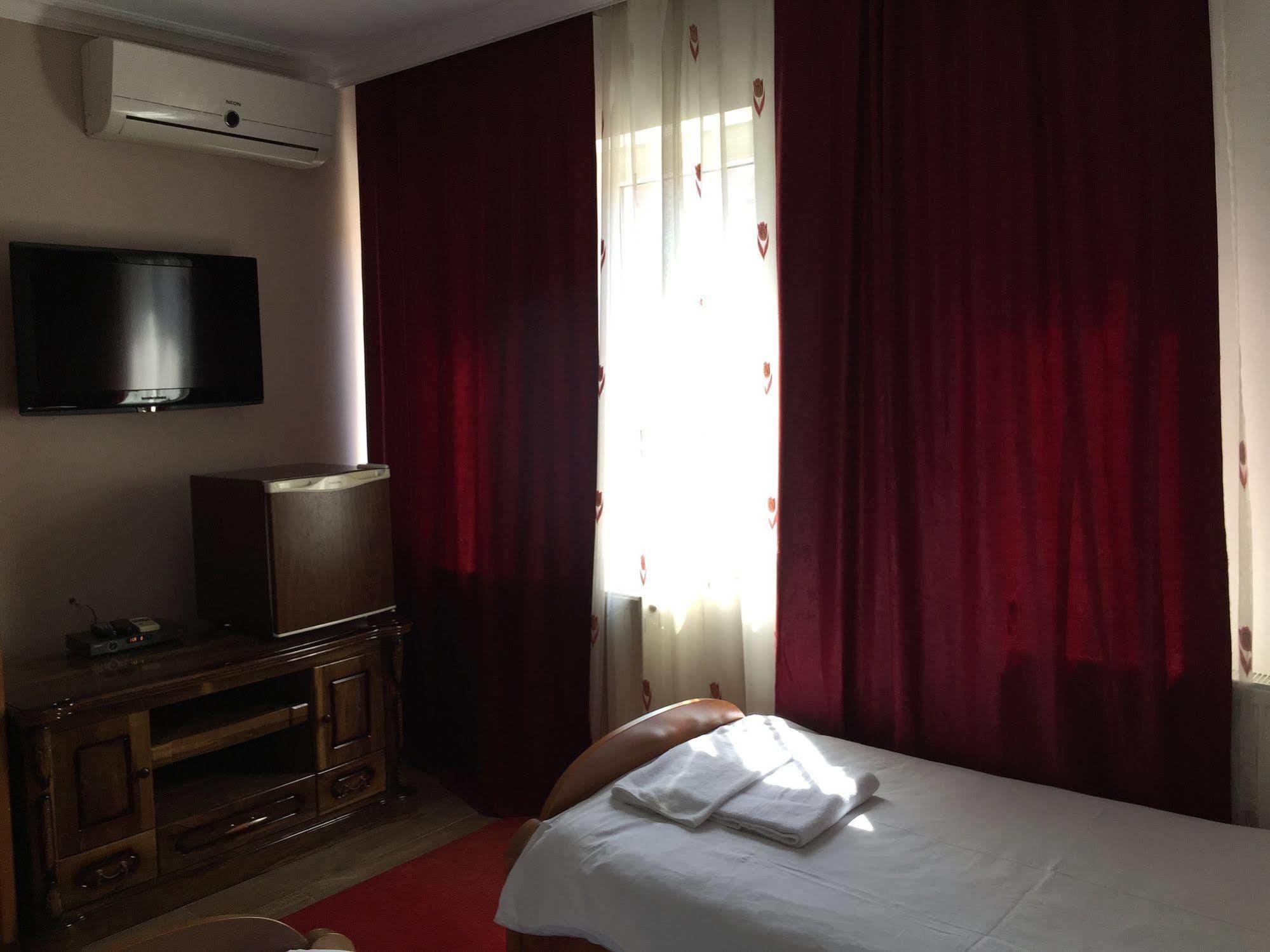 Hotel Adria Priština Exteriér fotografie